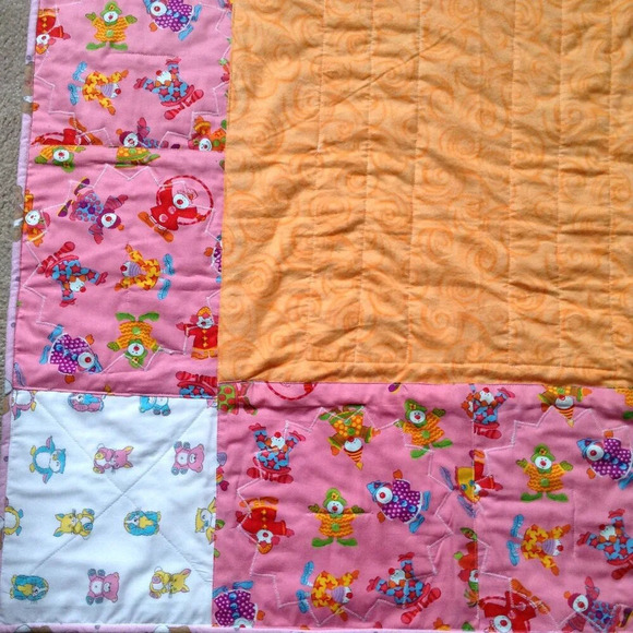 NWOT Handmade Baby Quilt Blanket Scrappy Flannel Multicolored Quilted Bedding - Picture 6 of 7
